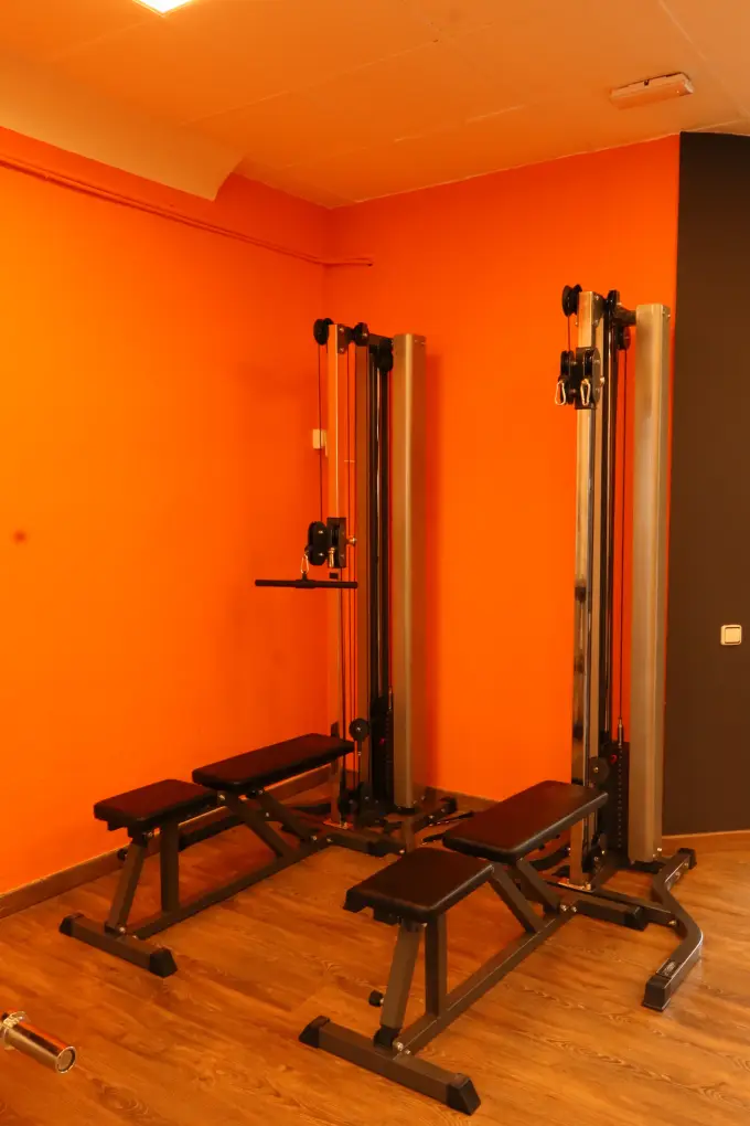 Máquina de poleas y bancos